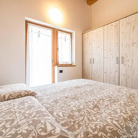 Chalet Civetta 펜션 알레게